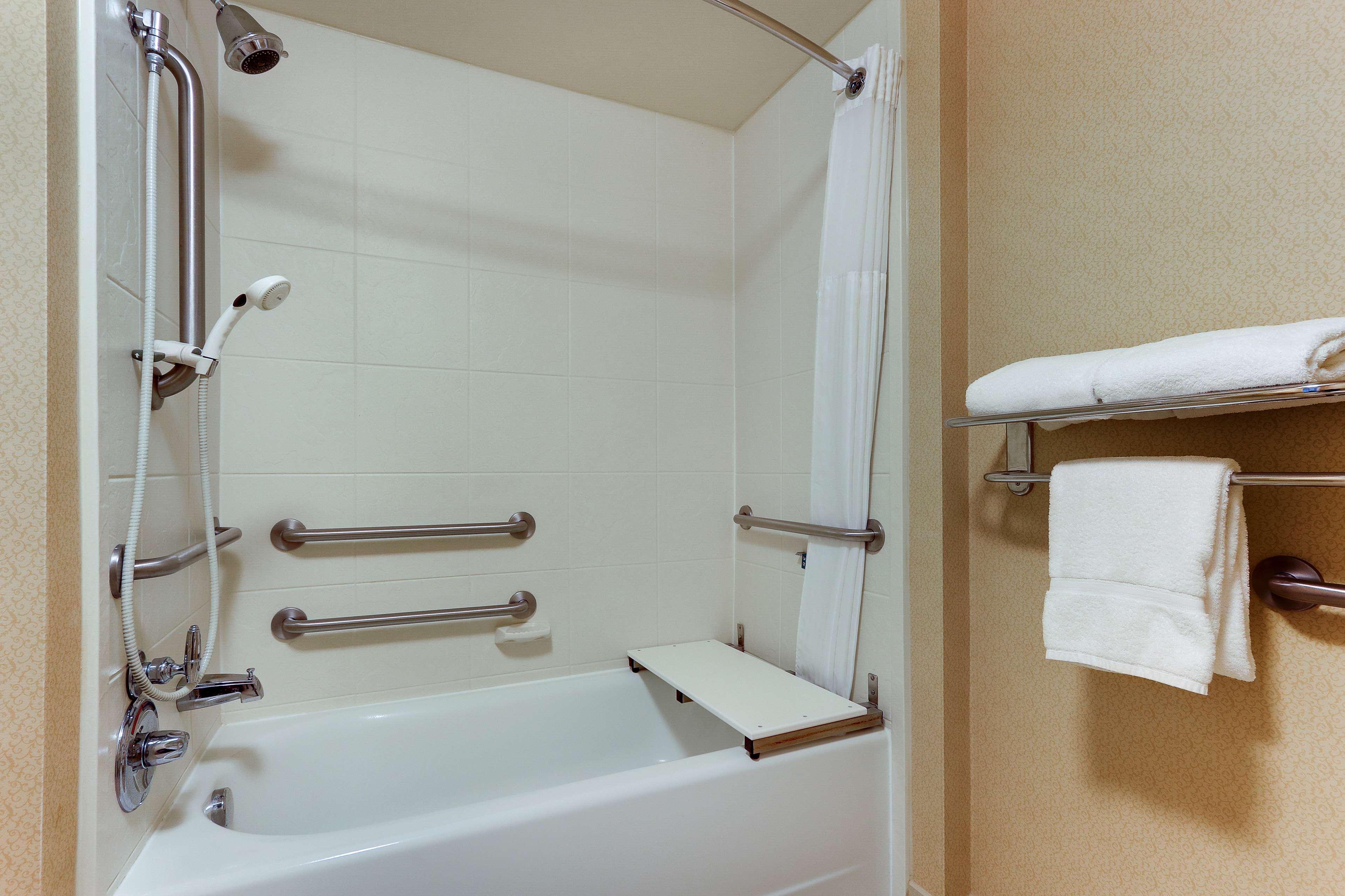 Hilton Garden Inn Indianapolis Airport Плейнфийлд Екстериор снимка