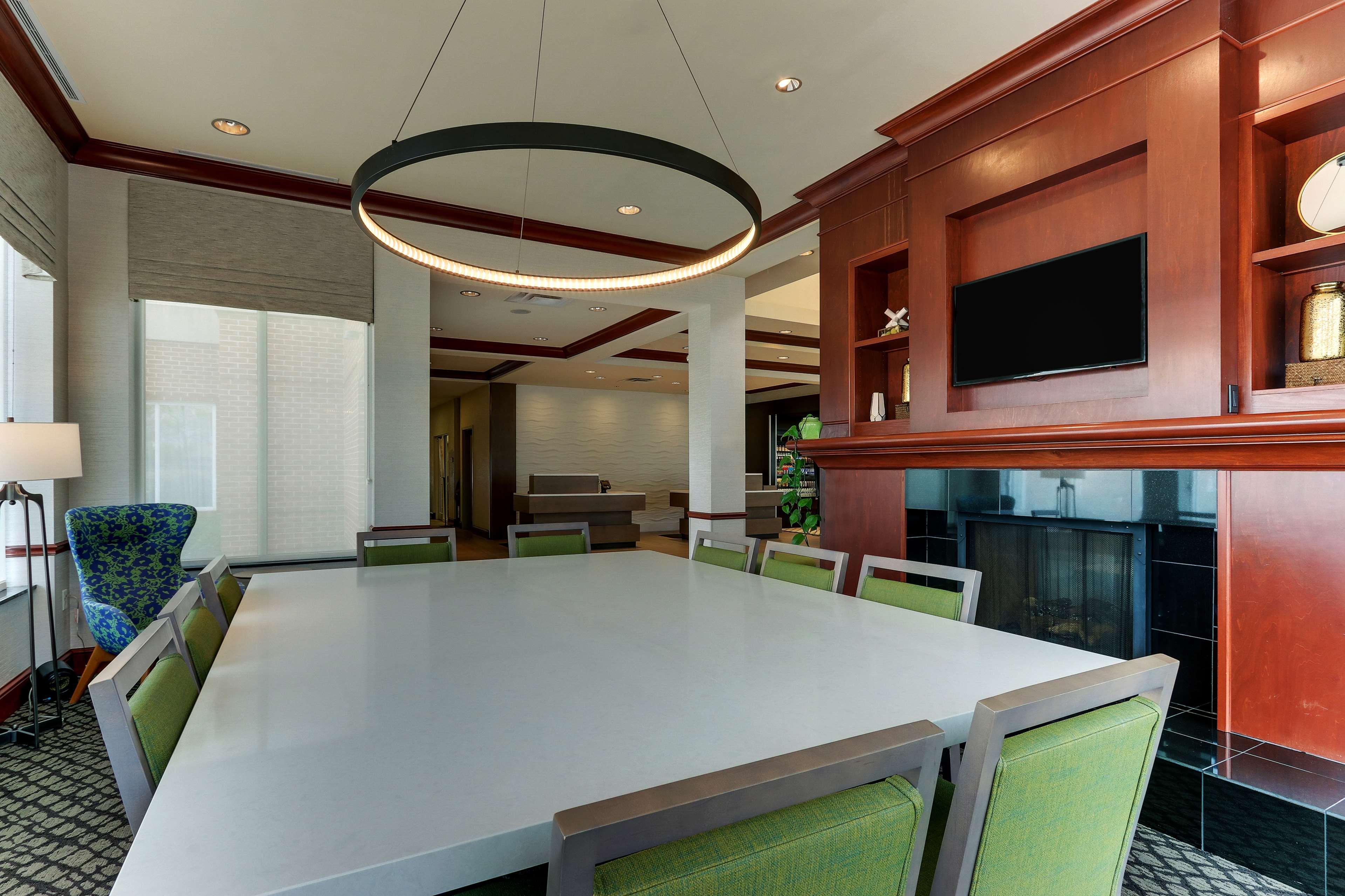 Hilton Garden Inn Indianapolis Airport Плейнфийлд Екстериор снимка