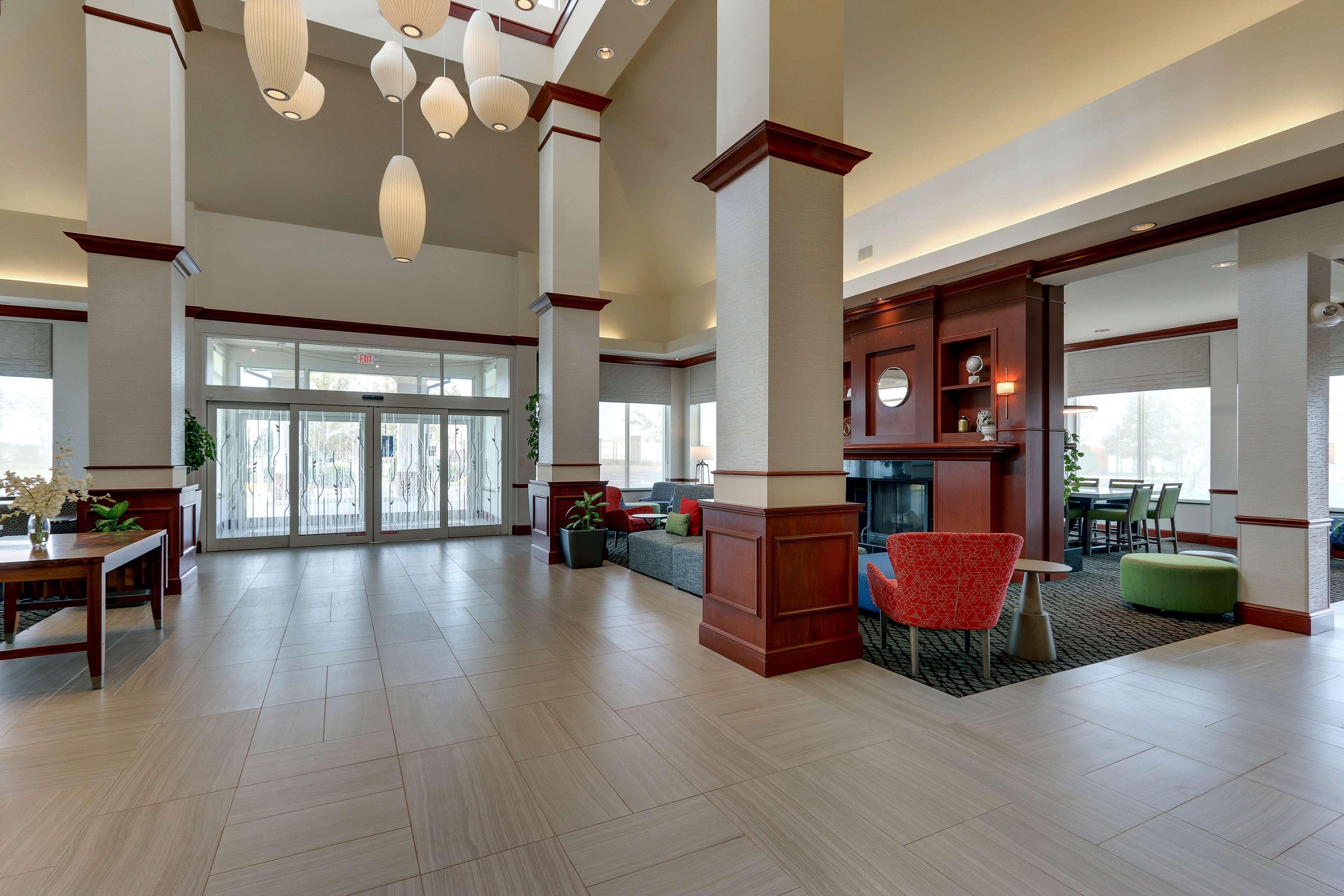 Hilton Garden Inn Indianapolis Airport Плейнфийлд Екстериор снимка