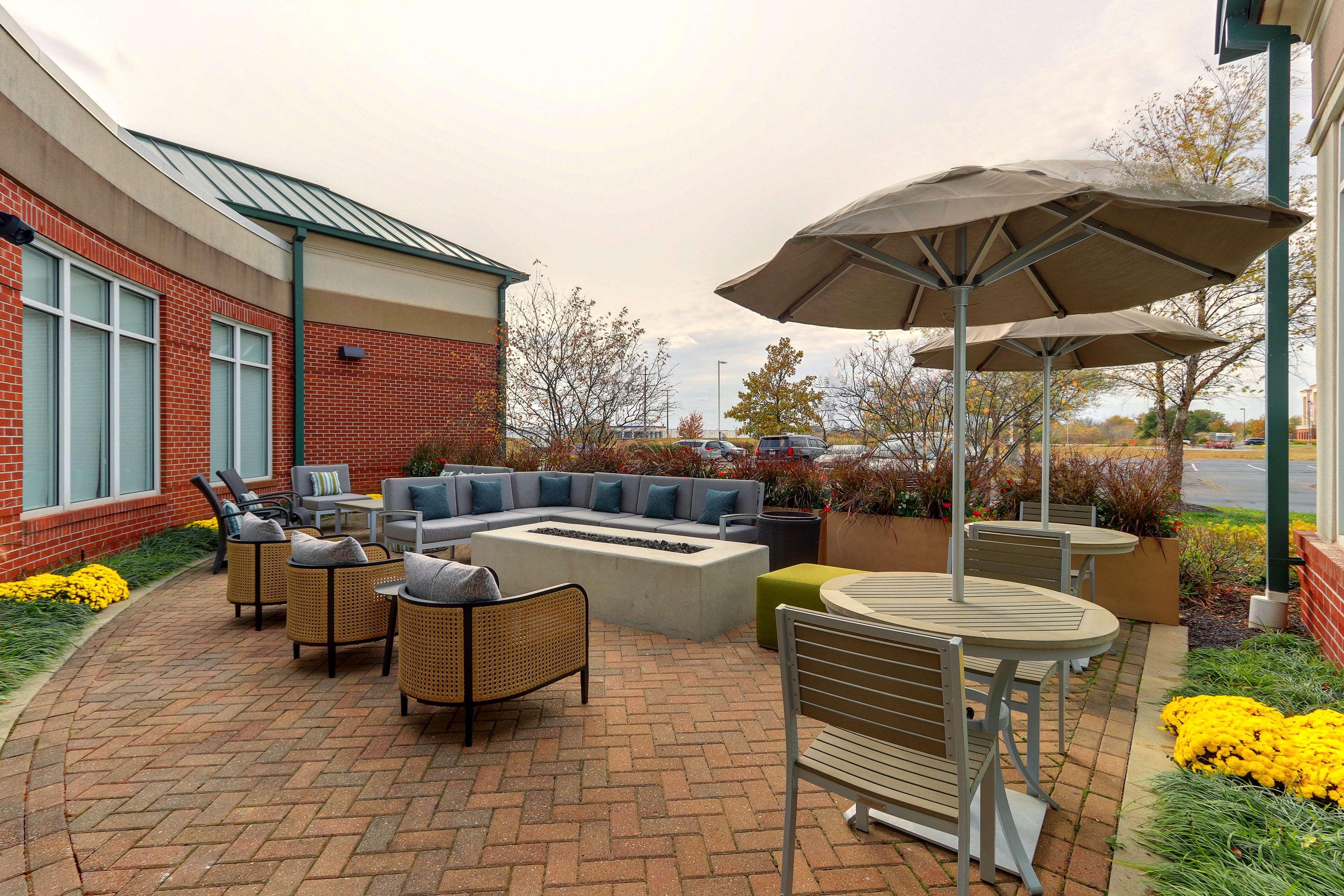 Hilton Garden Inn Indianapolis Airport Плейнфийлд Екстериор снимка