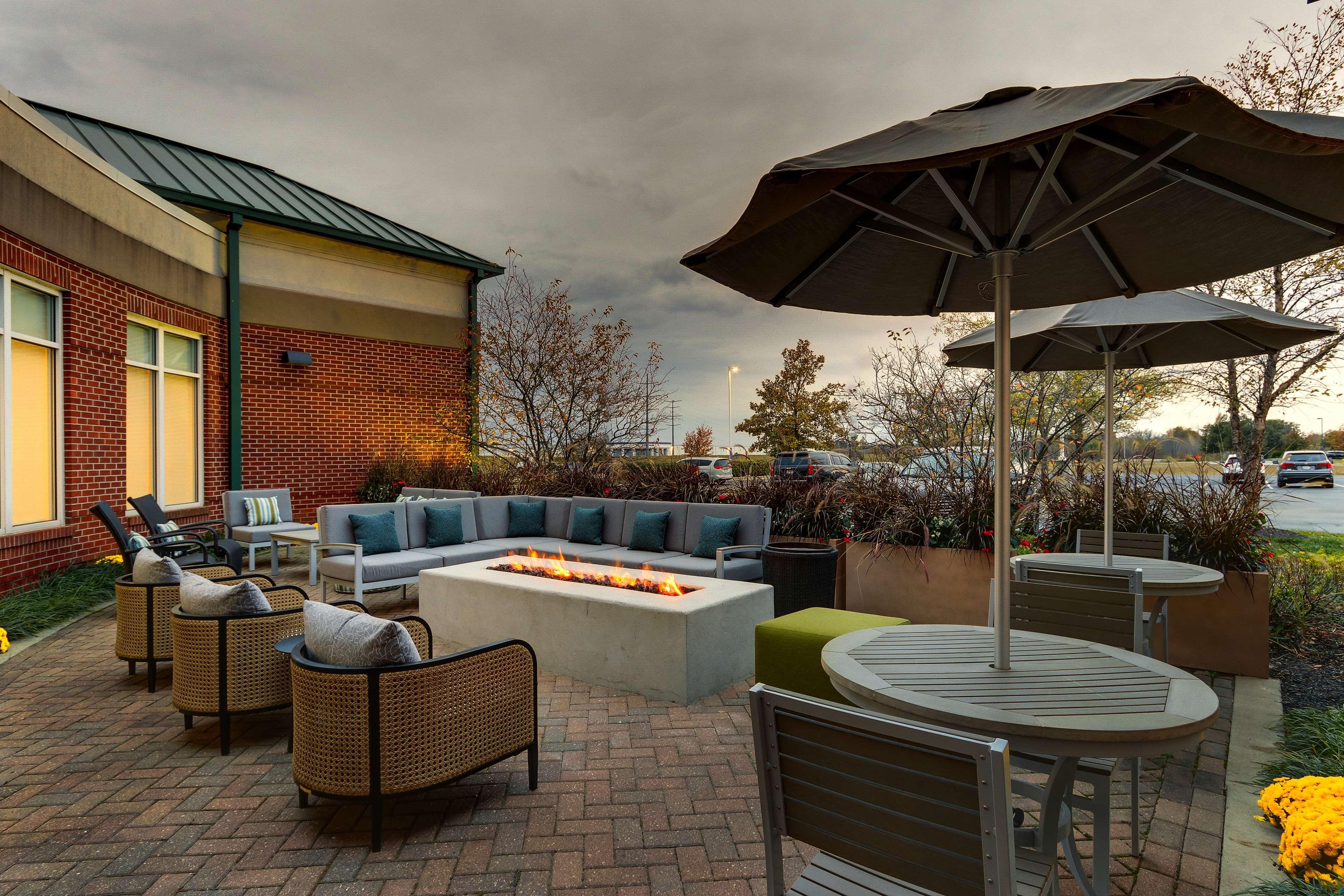 Hilton Garden Inn Indianapolis Airport Плейнфийлд Екстериор снимка