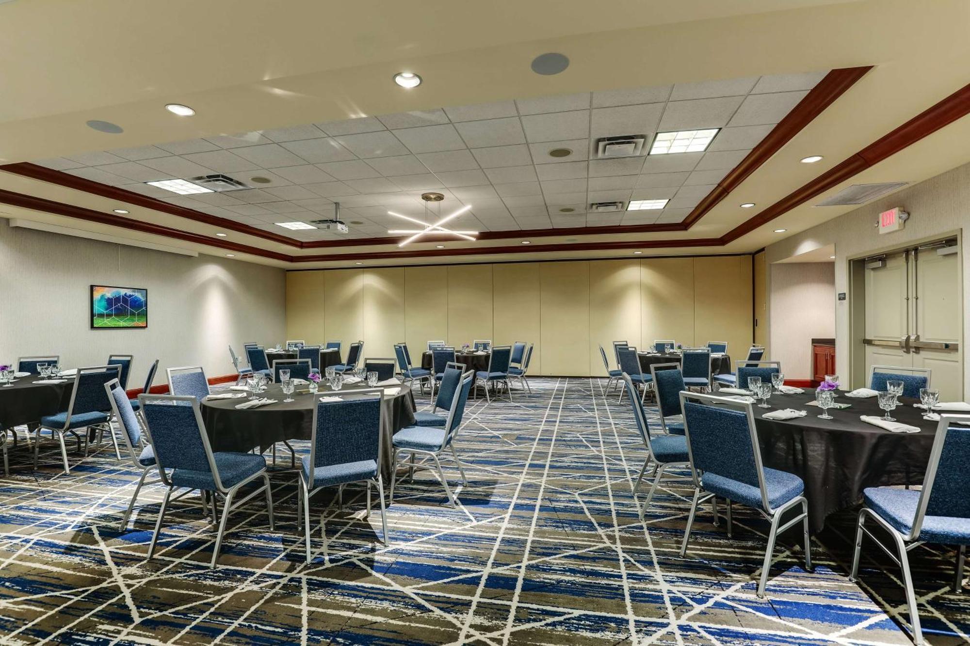 Hilton Garden Inn Indianapolis Airport Плейнфийлд Екстериор снимка